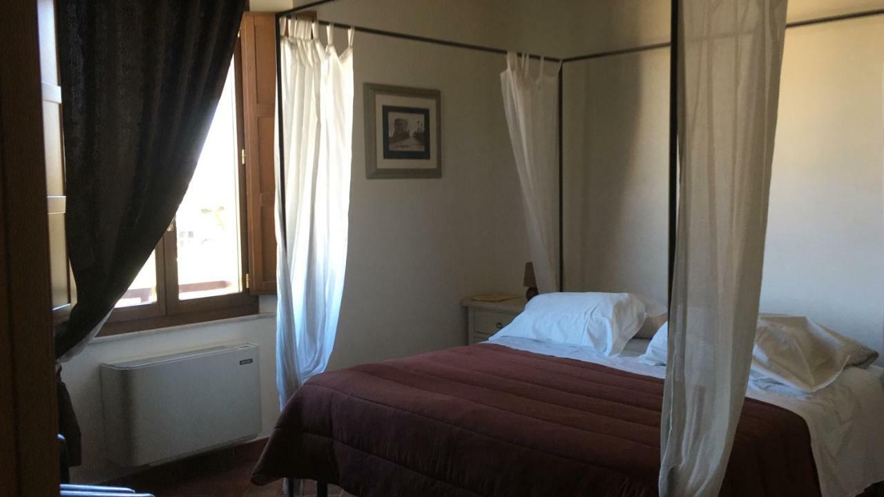 B&B In Piazza Monteriggioni Ngoại thất bức ảnh